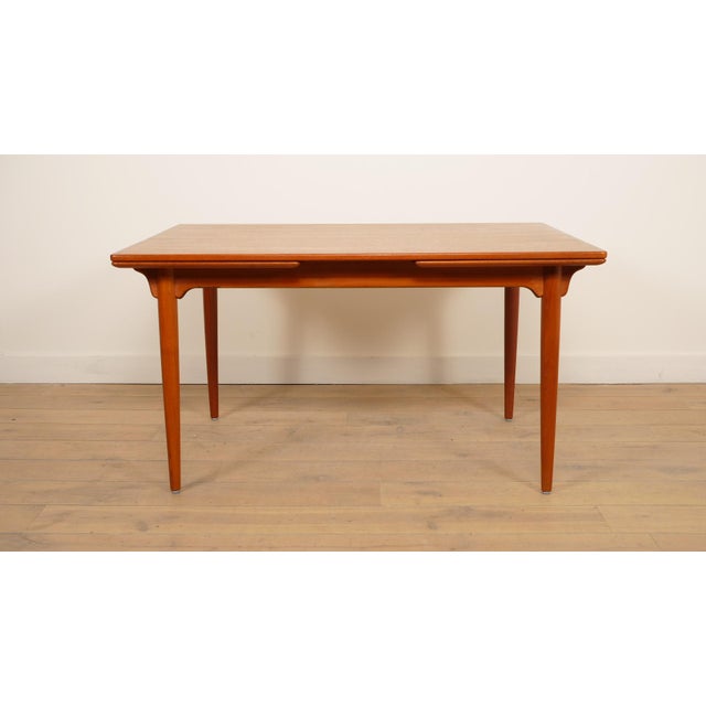 1960s Vintage Extendable Teak Dining Table attributed to Gunni Omann for Omann Jun, 1960s For Sale - Image 5 of 13