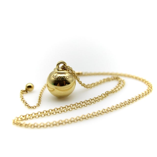 Modern Tiffany & Co. 18k Gold Ball HardWear Pendant Necklace For Sale - Image 3 of 9