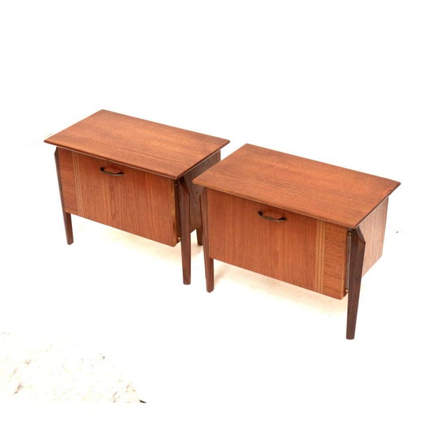 Two vintage bedside tables by Louis van Teeffelen for Wébé from the 1960s. Dimensions: Width: 53.5 cm Depth: 30.5 cm...