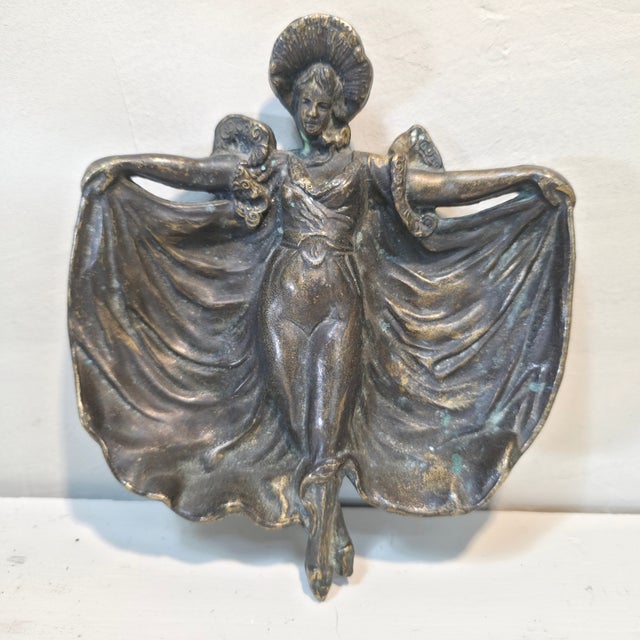Art Deco Early 20th Century Art Nouveau Style Bronze Figural Vide-Poche Trinket Dish For Sale - Image 3 of 10