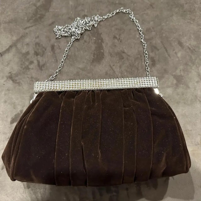 An Elegant 1980s Brown Suede and Rhinestones Italian Evening Bag For Sale - Image 11 of 18