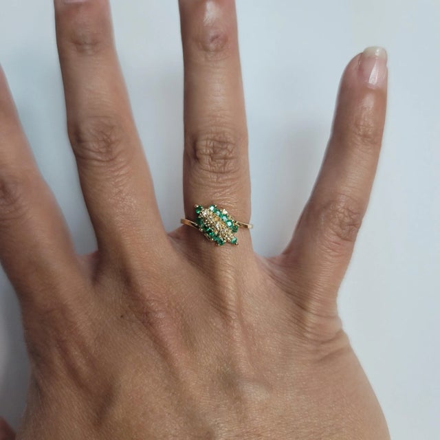 ♥ Product Summary ♥ Main Stone: Emerald & Diamond Approx. Carat Weight: .50cttw Band Material: 14k Yellow Gold Stone Cut:...