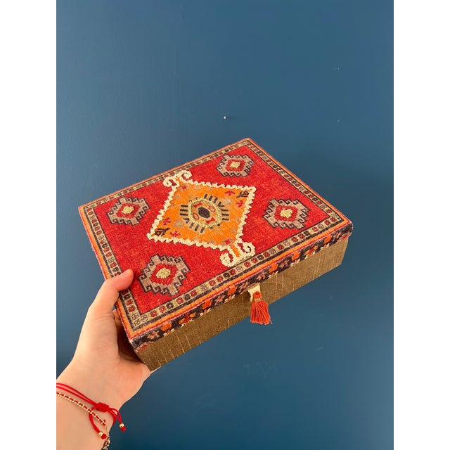 Turkish 1970s Vintage Turkish Kilim Rug Upholstery Box For Sale - Image 3 of 12