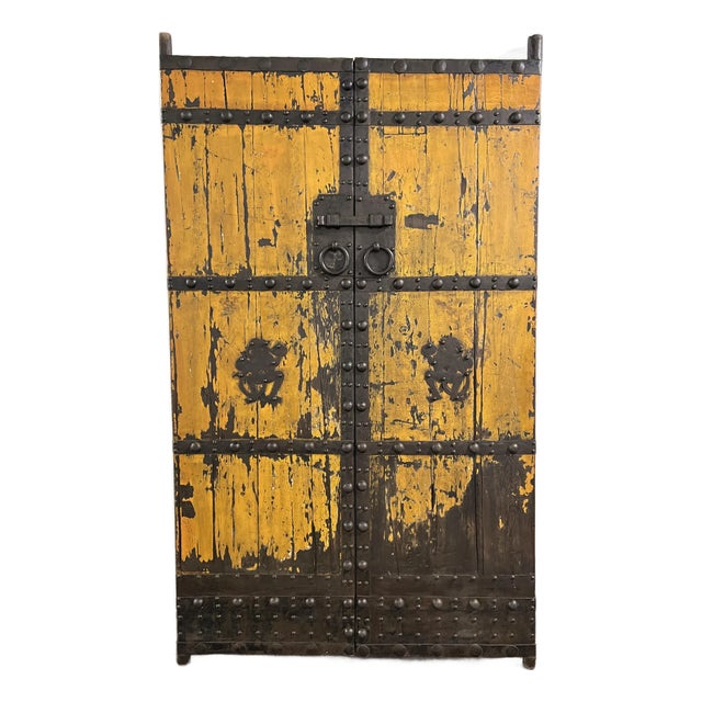 18th Century Qing Dynasty Chinese Courtyard Doors - a Pair For Sale