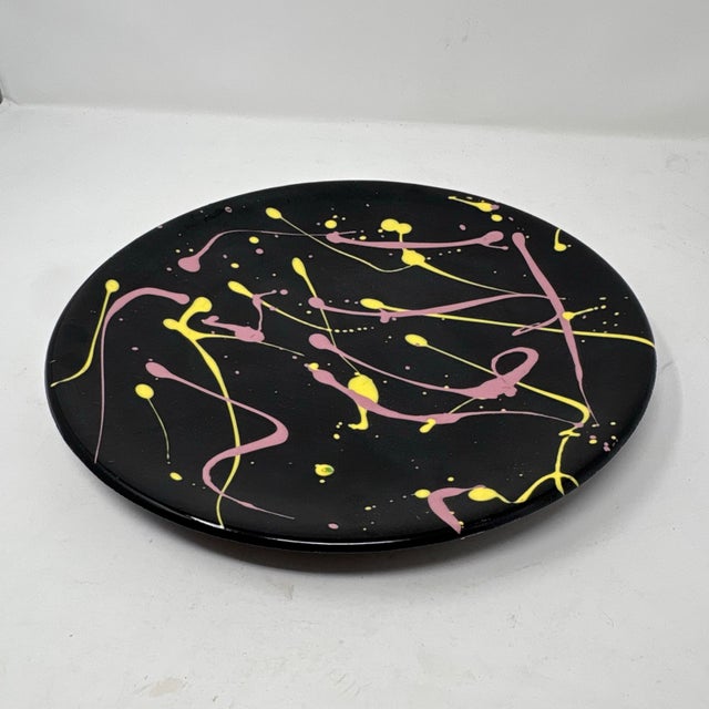 Vintage 1980s Abstract Splatter Ceramic Plate – Postmodern Memphis Style For Sale - Image 4 of 5