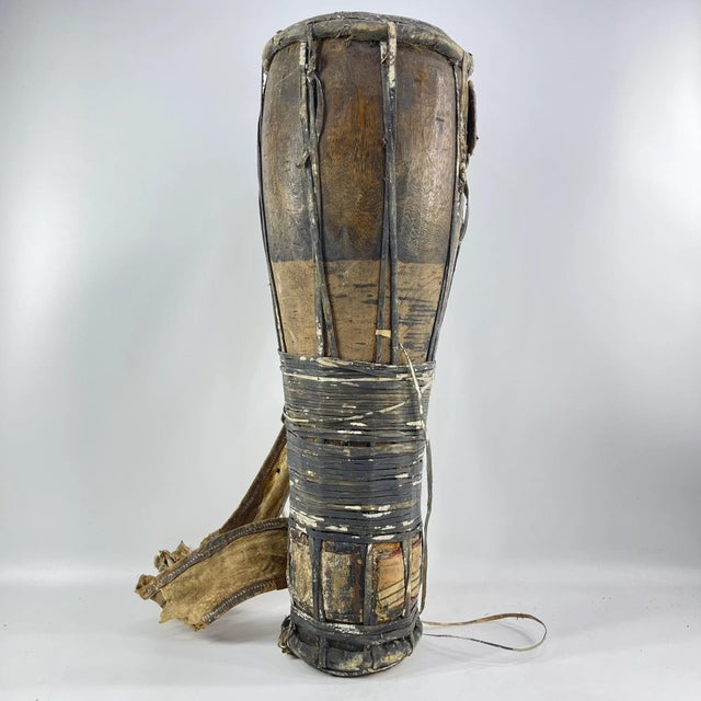 Early 20th Century Early 20th Century Borana Oromo Tall Drum with Hide and Carry Strap Kenya For Sale - Image 5 of 11