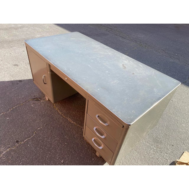 Cole Steel Vintage Mid Century Art Metal Executive Desk For Sale - Image 4 of 13