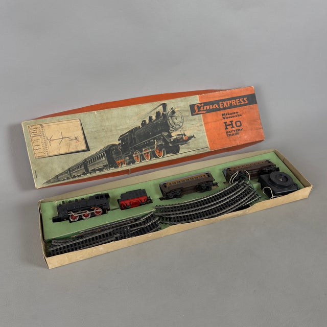 Milan-Venice Express Locomotive with Box from Lima, 1970s For Sale - Image 4 of 11