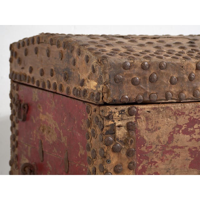 Chinese Trunk, China, 1850 For Sale - Image 5 of 18