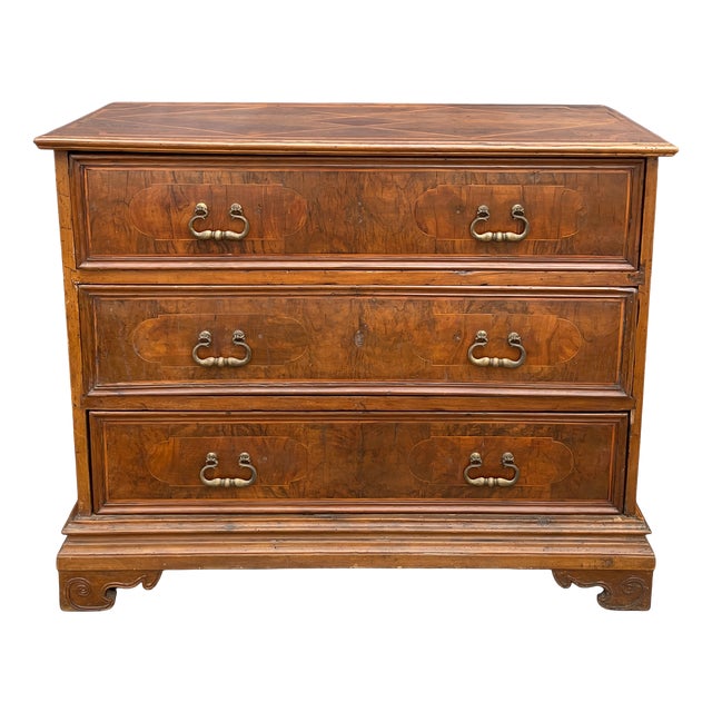 Northern Italian Walnut Chest of Drawers, 1700s For Sale