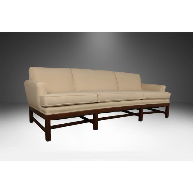 Off-white Mid-Century Curved Sofa in the Style of Johannes Andersen for Trensum Möbelfabrik For Sale - Image 8 of 17