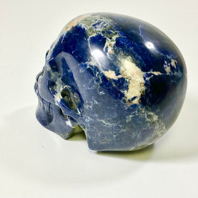 1970s Vintage Abstract Expressionism Boho Chic Hand Carved Navy Sodalite Stone Skull Sculpture, Halloween For Sale - Image 13 of 15