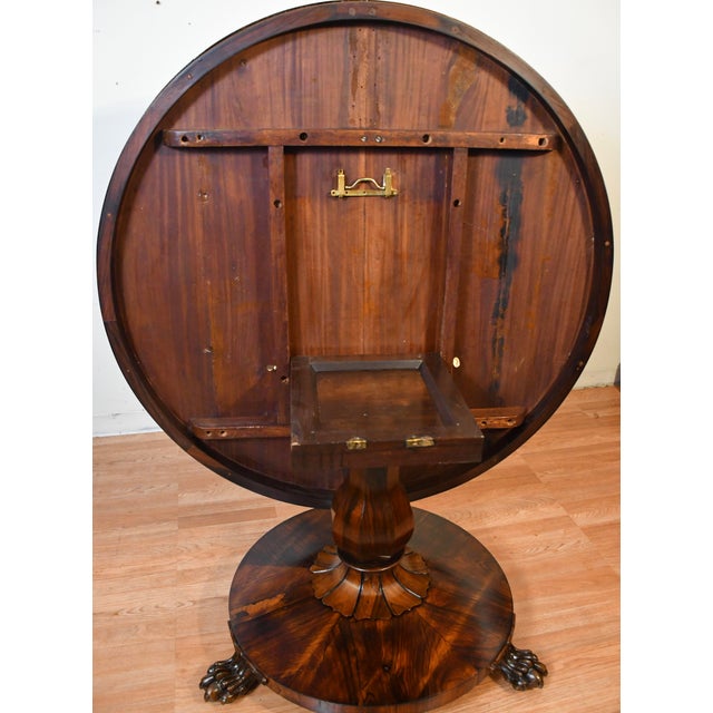1840s Antique English Victorian Rosewood Tilt Top Table / Center Table For Sale - Image 12 of 17