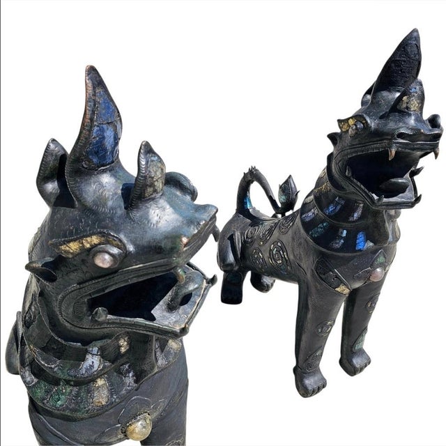 1950s Large Jeweled Burmese Bronze Chinthe Guardian Lion Foo Dogs, 2 Pieces For Sale - Image 11 of 17