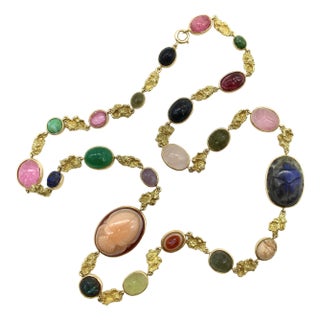 1980s Vintage 18k Gołd French Egyptian Revival Scarab Multi-Stone Necklace For Sale
