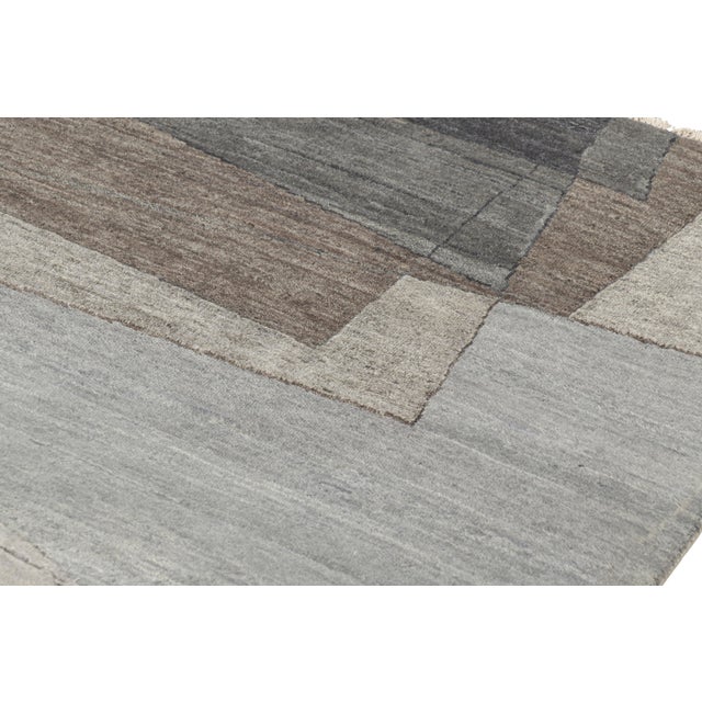 Rug & Kilim Modern Rug With Abstract Geometric Patterns in Beige and Gray For Sale In New York - Image 6 of 7