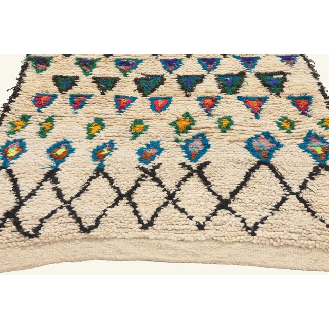 Berber Tribes of Morocco Vintage Azilal Moroccan Rug, 02'08 X 05'00 For Sale - Image 4 of 10