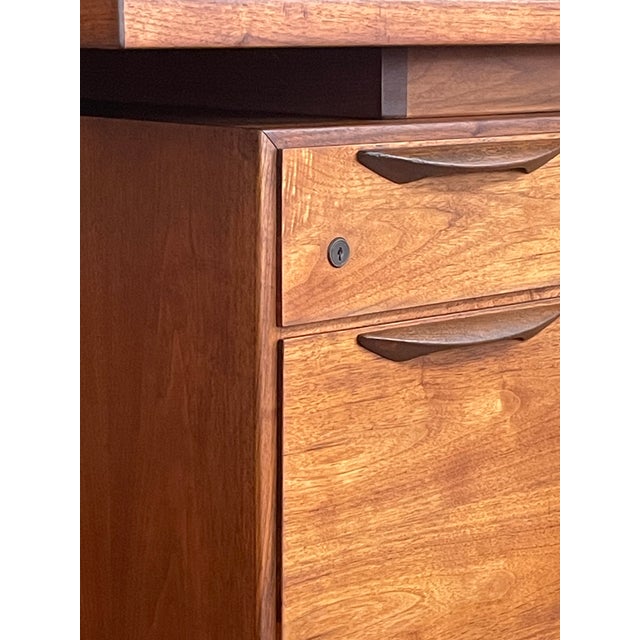1960s Jens Risom Mid Century Walnut Wood Executive Desk For Sale - Image 11 of 18