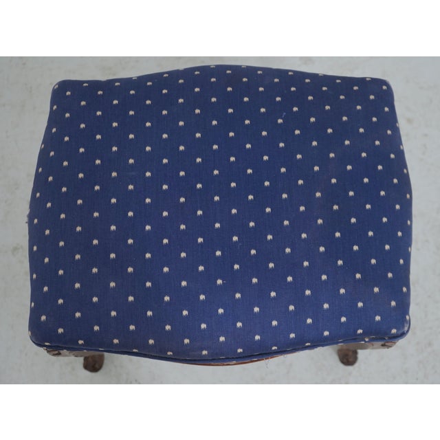 French Louis XV French Style Carved Footstool W. Upholstered Seat For Sale - Image 3 of 12