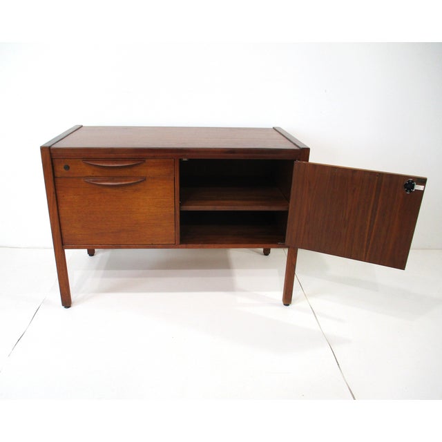 Brown Jens Risom Walnut Small Credenza in the Style of Herman Miller For Sale - Image 8 of 12