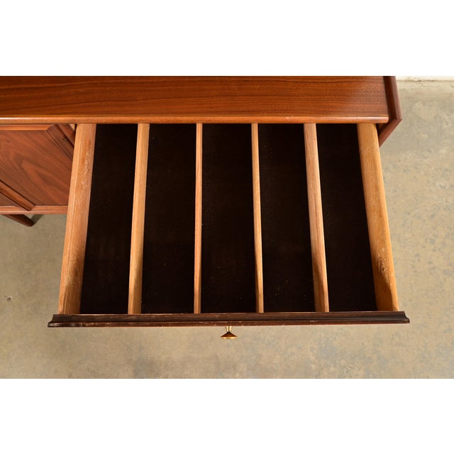 Wood Kipp Stewart for Drexel Declaration Mid-Century Modern Walnut Lighted Breakfront or Bar Cabinet, 1960s For Sale - Image 7 of 18