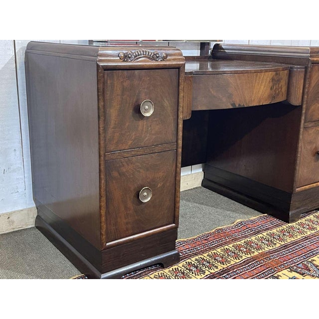 1930s Art Deco English Dressing Table in Walnut, 1930s For Sale - Image 5 of 18