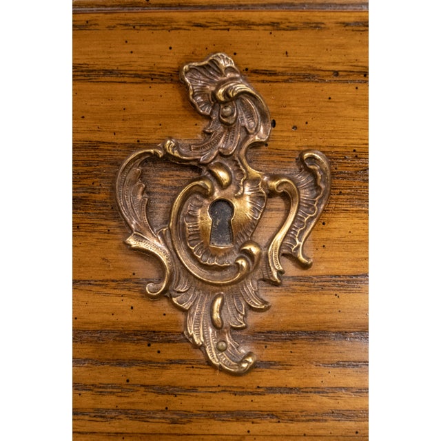 Baker Louis XV Carved Oak 3 Drawer Bombay Chest For Sale - Image 9 of 18