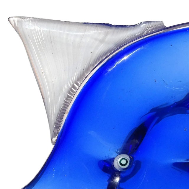 Mid 20th Century Vintage Murano Dino Martens Sommerso Sapphire Blue White Fins Italian Art Glass Fish Sculpture For Sale - Image 5 of 9