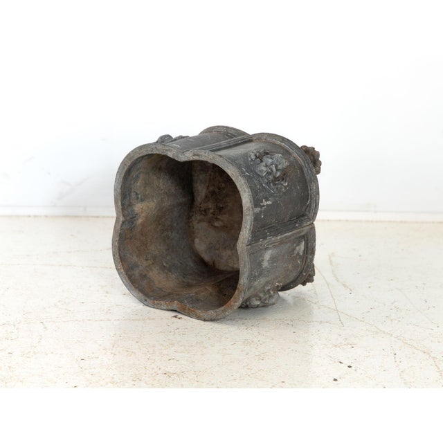 Gray Antique English Lead Quatrefoil Planter With Lion Heads and Paws, 1850s For Sale - Image 8 of 9