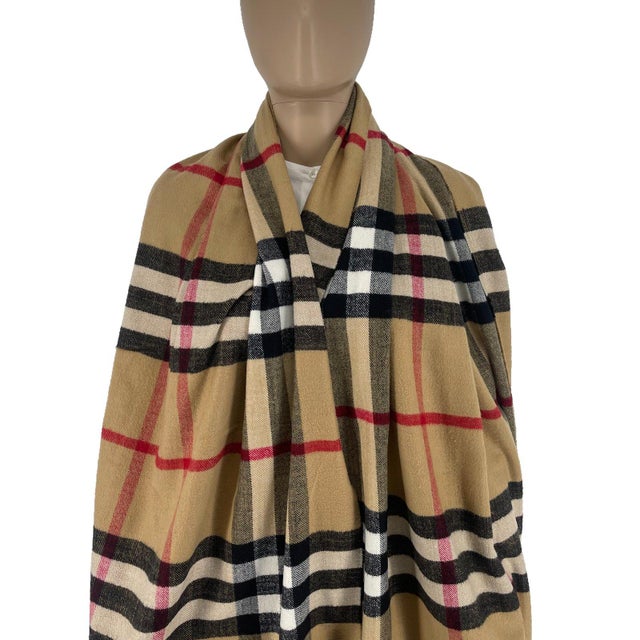Burberry Burberry Beige Plaid 100% Cashmere Scarf For Sale - Image 4 of 9