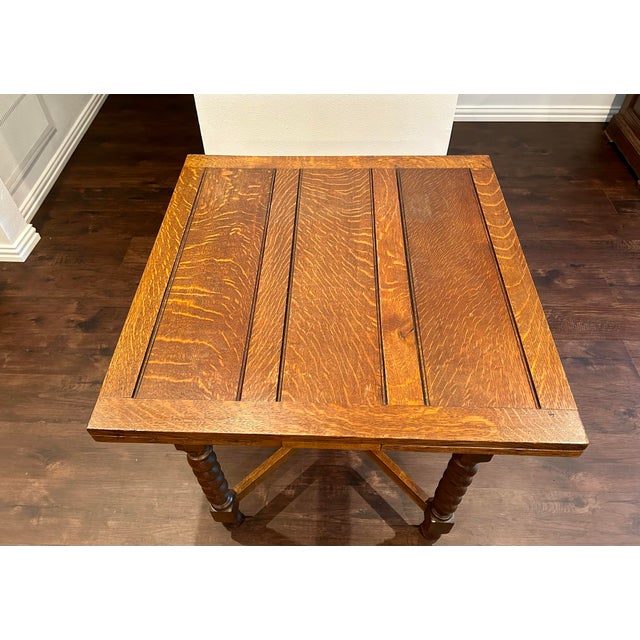 Beautiful, well crafted antique oak expandable pub / kitchen table. Quarter sawed oak to bring out the gorgeous tiger...