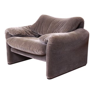 Vico Magistretti for Cassina Maralunga Lounge Chair in Velvet, 1970s For Sale