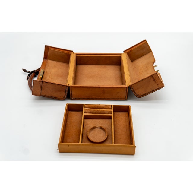 English Jewelry Box in Saddle Brown Leather For Sale - Image 10 of 13