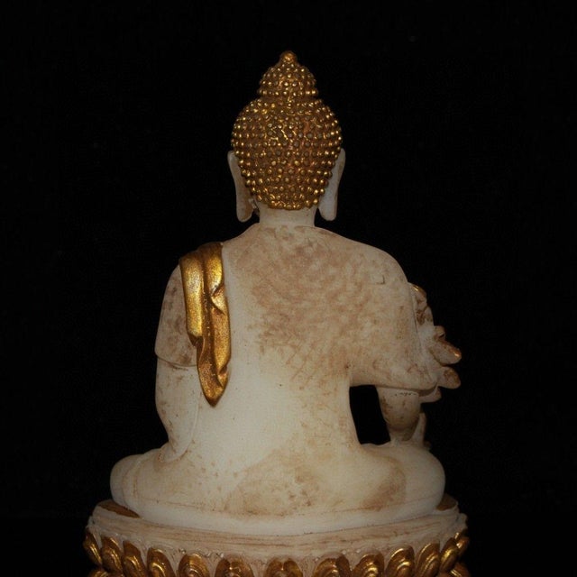 White Late 19th Century Gilt Glass Shakyamuni Buddha Statue, 358g For Sale - Image 8 of 9