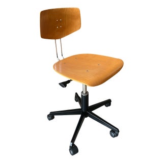 Mid-Century Modern Minimalist Swivel Chair in Molded Plywood, 1976 For Sale