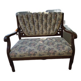 Mid 20th Century Victorian-Style Channel-Tufted Settee For Sale