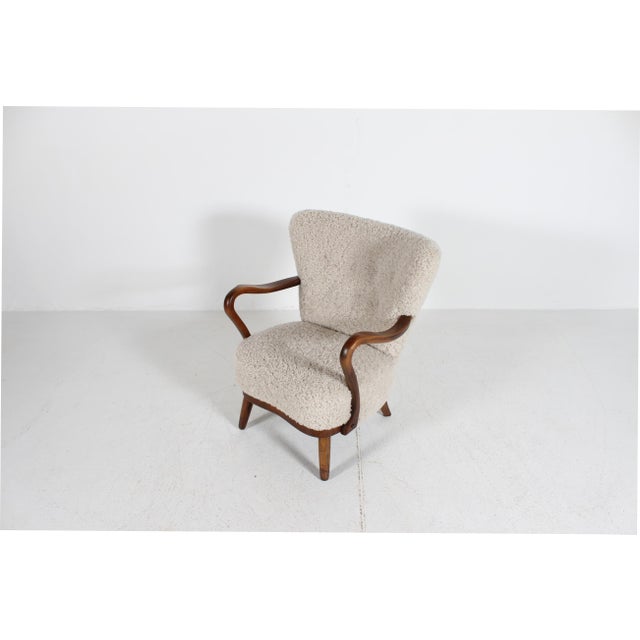 Mid-Century Modern Danish Art Deco Lounge Chair in Beech and Sheepskin in the style of Viggo Boesen for Fritz Hansen, 1940s For Sale - Image 3 of 18