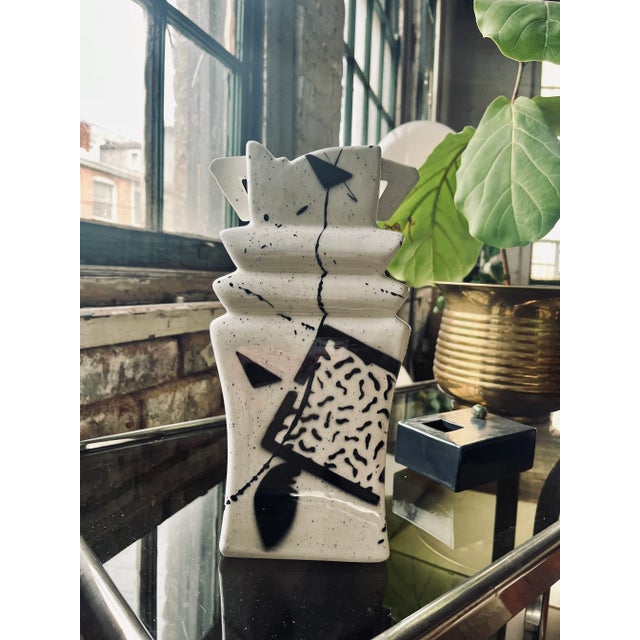 1980s 1980s Memphis Black and White Pottery Vase by Rosalyn Tyge For Sale - Image 5 of 10
