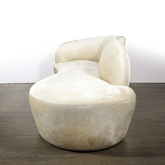 Mid-Century Modernist Curved Sofa in Oyster Velvet Upholstery For Sale - Image 13 of 16