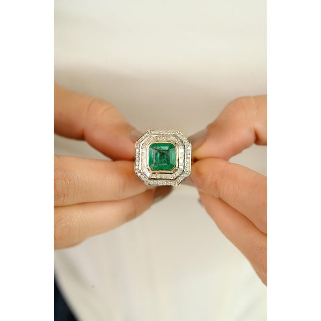 Metal 14k Gold Contemporary Emerald Cushion Cocktail Ring Size 7 For Sale - Image 7 of 12