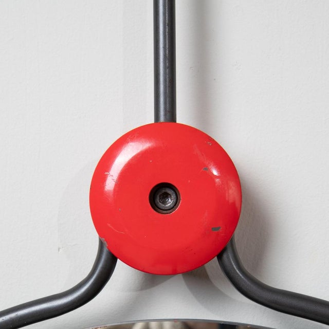 Postmodern Rotating Mirrors in Red and Yellow Metal, Set of 2 For Sale - Image 3 of 8