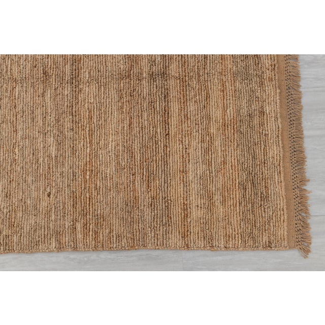 High Quality Hand Knotted Tan Natural Jute Loop Pattern Solid Rug 9x12Ft. For Sale - Image 9 of 12