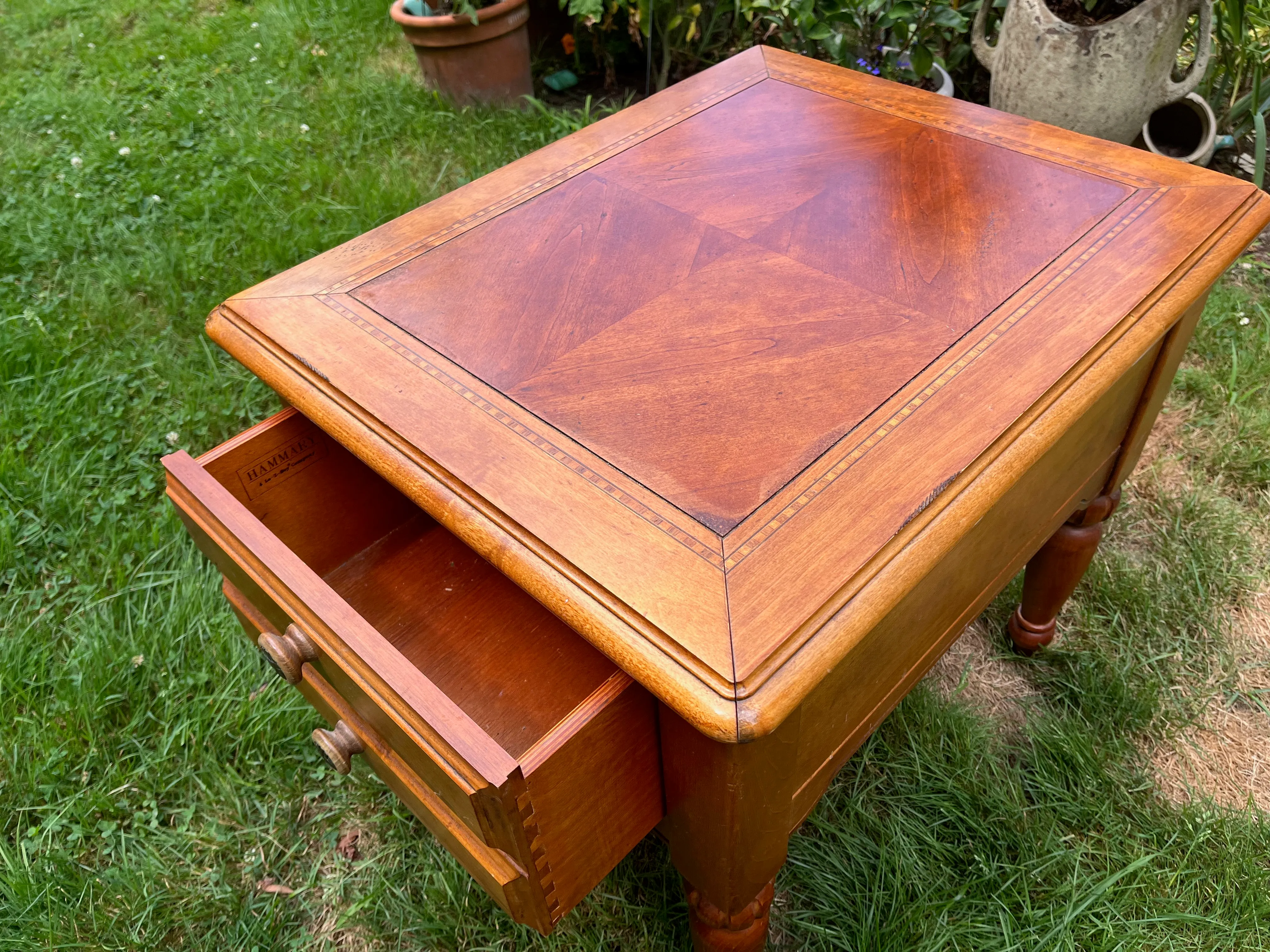 hammary-side-table-with-two-