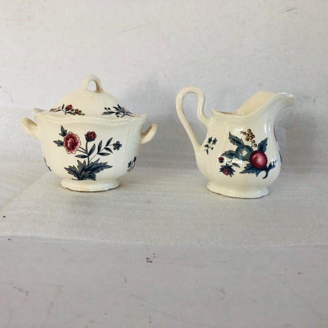 Ceramic Vintage Wedgwood Williamsburg Lidded Sugar Bowl & Creamer Set- 2 Pieces For Sale - Image 7 of 7
