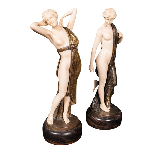 1930's Pair of Vintage Art Deco Figures For Sale