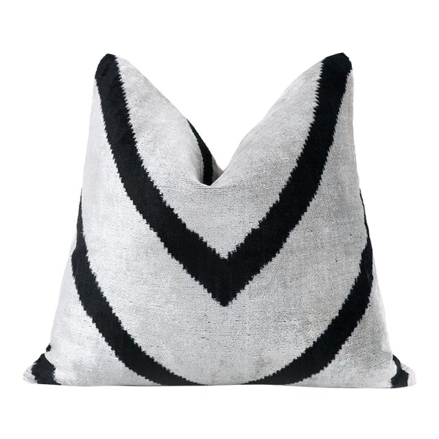 Chevron v Black & White Velvet Pillow – 16x16 Modern Handmade Throw Cushion For Sale