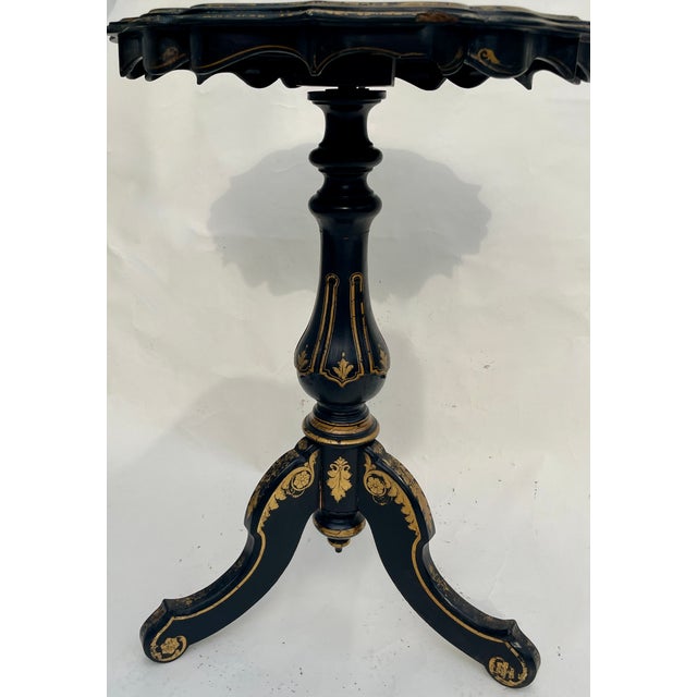 English Hand Painted Tilt-Top Table With Dogs For Sale - Image 4 of 12