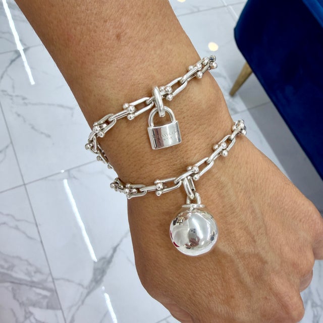 Tiffany & Co. Hardwear Collection Small Wrap Silver Charm Chain Link Bracelet For Sale - Image 12 of 12
