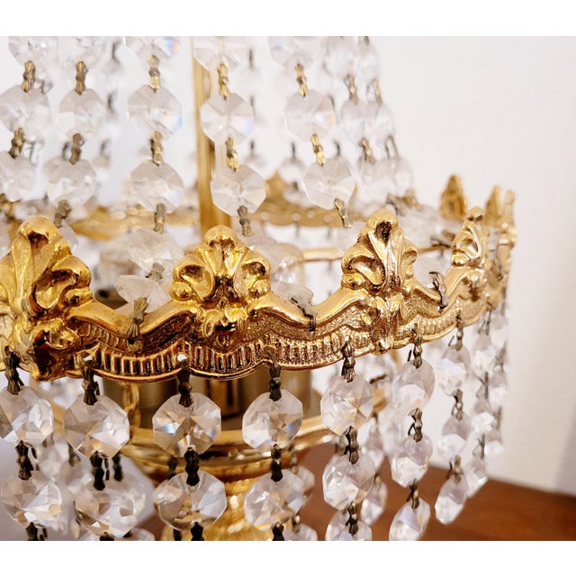 French Hollywood Regency Table Lamp in Gilt Brass with Cascading Crystal Prisms, 1950s For Sale - Image 15 of 18
