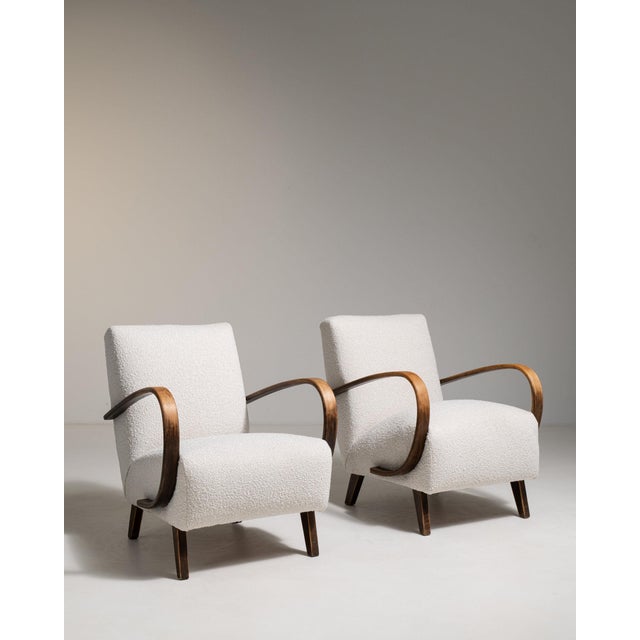 1930s 1930-1939 Czech Republic Warm Ivory Linen Pair Of Bentwood-Arm Lounge Chairs For Sale - Image 5 of 11